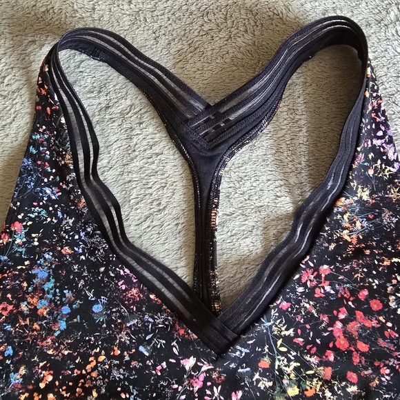 Lululemon Find Focus Bra Flowerescent Multi/Black size 6 - Picture 3 of 8